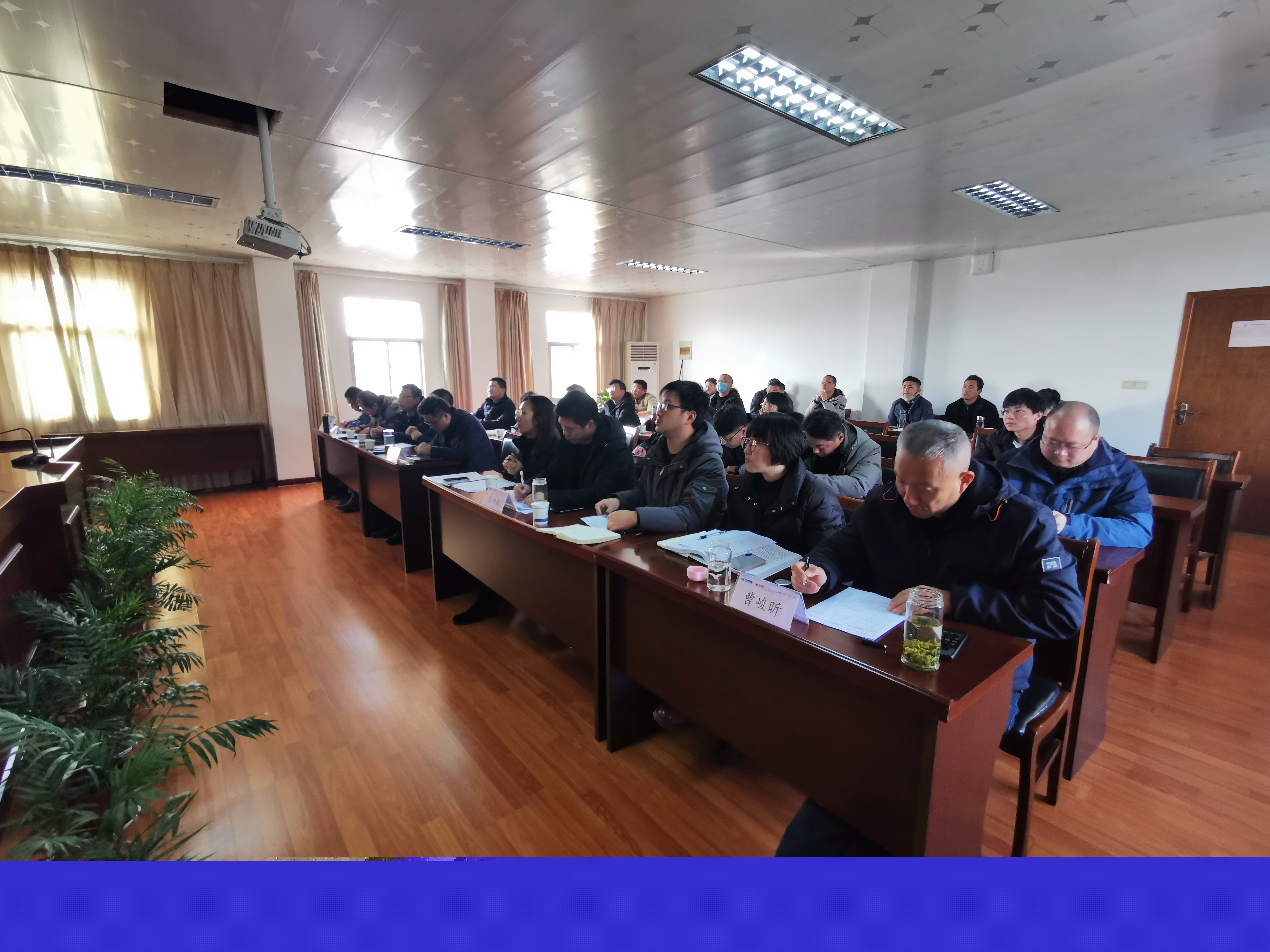 南部路橋召開2021年度勞動競賽、技術(shù)創(chuàng)新成果評比暨技能大比武表彰大會